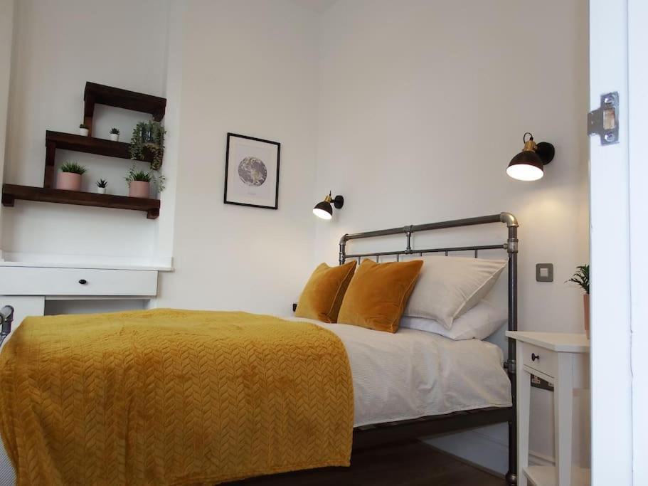 Newly Renovated Stunning Warehouse Apartment Bournemouth Exterior foto